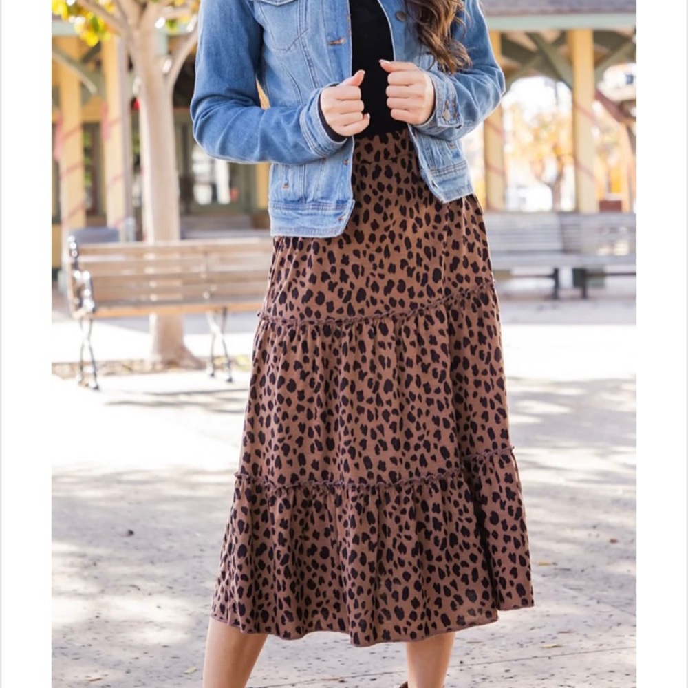 Tickled Teal Amara Skirt Dark Brown Cheetah Size M